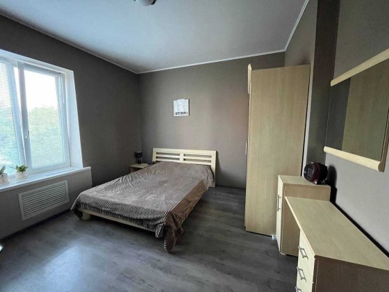 Продаж 3к сталінки по вул. Свято-Миколаївська Кривой Рог