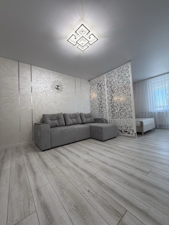 1-кімнатна великогабаритна квартира у Луцьку - фото 1