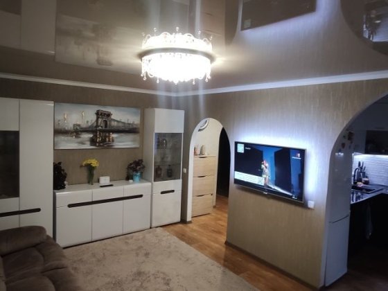 Продам 4 кімнатну квартиру  в районі Дружба