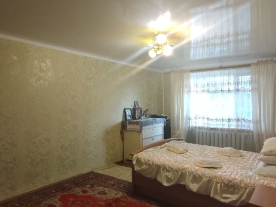 3 кімнатна на 20 кварталі по вул. Кропивницького