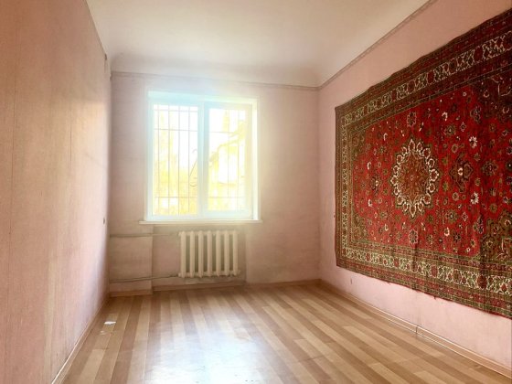 2-х сталінка, центр 95 квартал, Героїв АТО, 33 Кривий Ріг