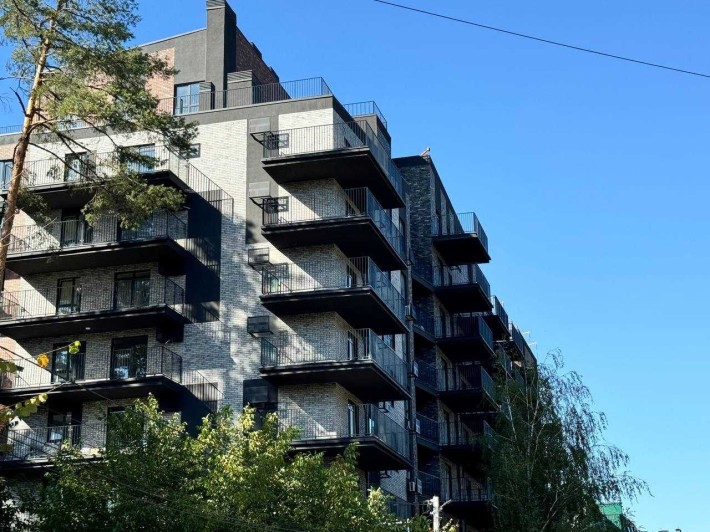 Квартира з власною терасою в центрі міста Ірпінь! - фото 1