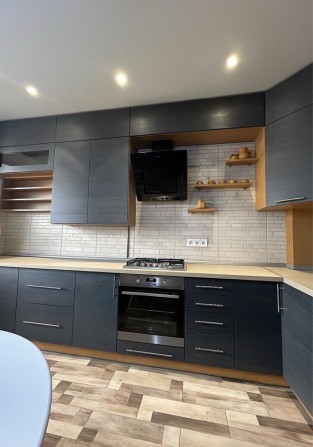 Центральний парк! Однокімнатна квартира з ремонтом на газу! - фото 1