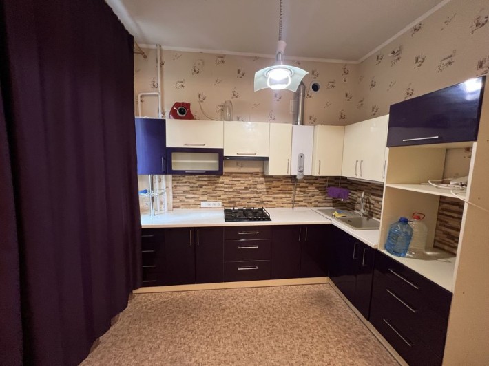 Продам з-х кімнатну квартиру - фото 1