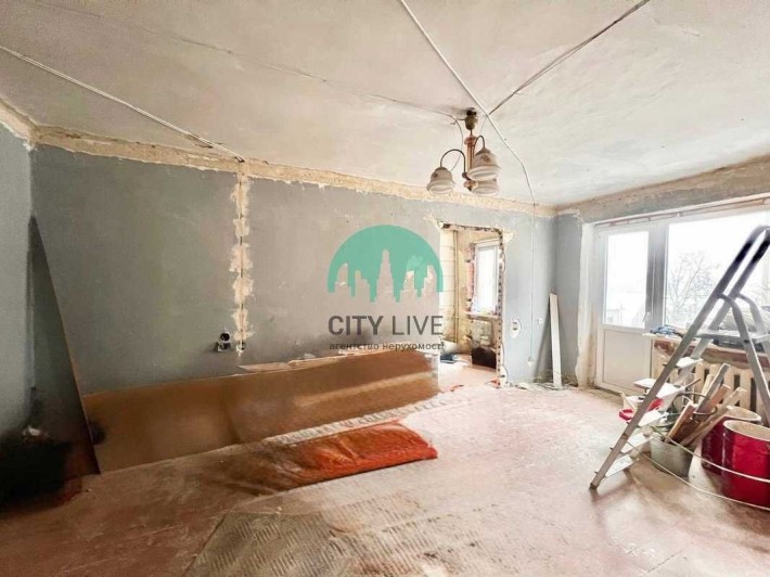 Продаж квартири в Центрі під ремонт (П) - фото 1