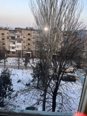 Квартира 17 квартал біля парку чекає на господаря ! - фото 1