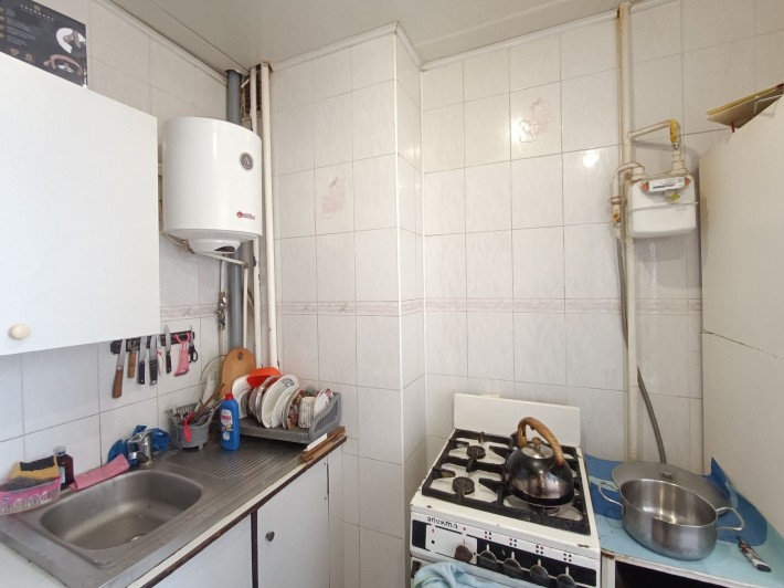 Продам 3 -х комнатную квартиру на Ласточке в самом центре. - фото 1