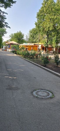 Продаю компактную 3-х комнатную квартиру в чистом районе города - фото 1