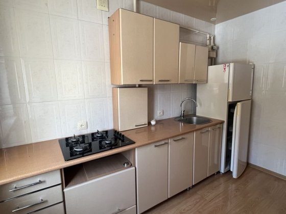 Продам 2 кімнатну квартиру 5-Зарічний будинок 25.