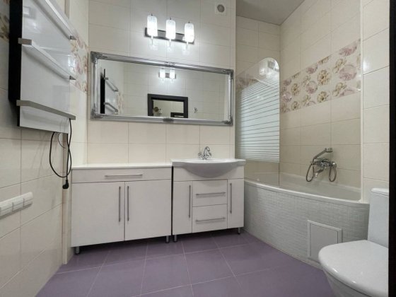 Квартира з новим ремонтом. Вигідна ціна! Мін.оформлення! Поруч парк Ірпінь