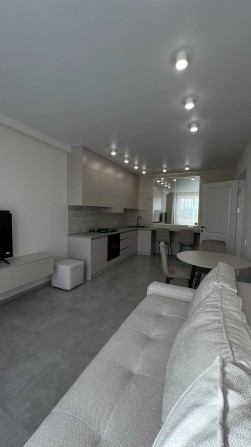 Продам 1-кімнатну квартиру з ремонтом в новобудові. Є Оселя! ! ! - фото 1