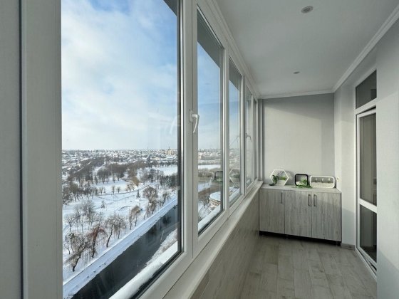 2-кім квартира в центрі Рівного з ремонтом, 15 пов, 69 кв, гарний вид Ровно