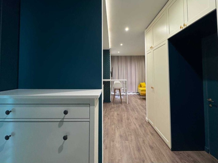 Продам простору 1-кімнатну квартиру з ремонтом в новобудові - фото 1