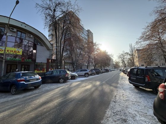 Центр міста. 2 поверх. 82м2. Частковий ремонт. Цегляний будинок Полтава