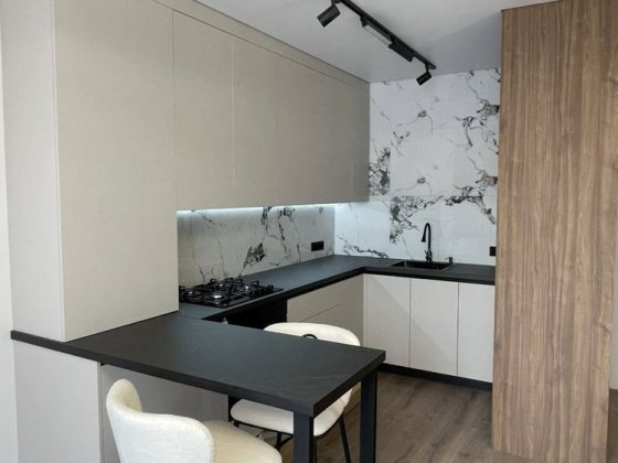 Продам ексклюзивну квартиру на щасливому ! Ровно