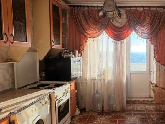 Продаж 3 кімнатної квартири на Мельника. Цегла. Ровно