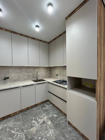 Стильна квартира ЖК Молодість . Мінімальне оформлення - фото 1