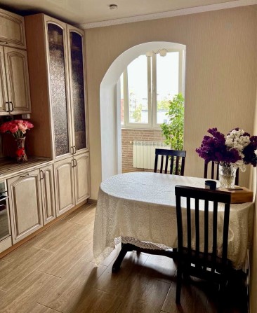 2-кімн Квартира з Ремонтом та Меблями. Центральний Парк. Вид на Сосни - фото 1