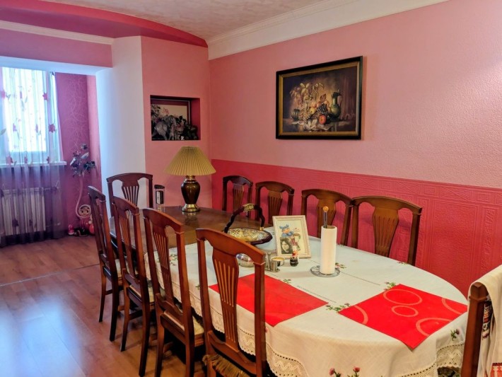 4-кімнатна квартира в цегляному будинку - фото 1