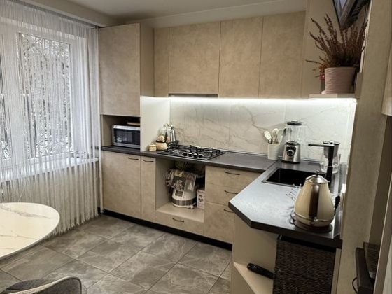 Продаж однокімнатної квартири з евроремонтом, ідеальний 3й поверх Полтава