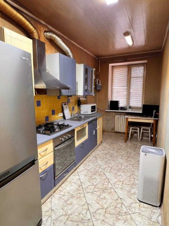 Продам трикімнатну квартиру - фото 1