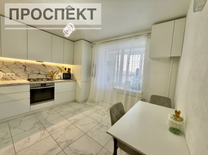 Продаж 1 кімн.квартири пр-т Свободи 16/5 ( НОТЕХС). Вид на річку. - фото 1