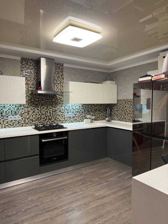 Продам 3х. кімнатну квартиру з євроремонтом - фото 1