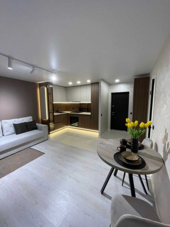 Продається 2 км квартира по вулиці Смакули з ремонтом в новобудові - фото 1