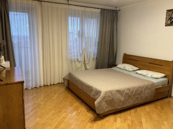 Простора 3-кімнатна багаторівнева квартира в новому цегляному будинку Тернополь