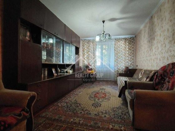 Продаж 3к квартири з меблями та технікою на Дзержинці