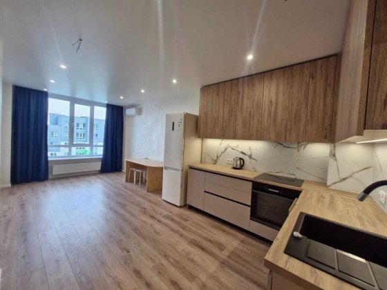 Світла  євро 2к біля центального парку з ремонтом. Ірпінь