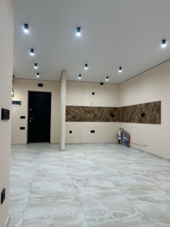 ТЕРМІНОВИЙ ПРОДАЖ 2 км квартири з кухнею- студією - фото 1