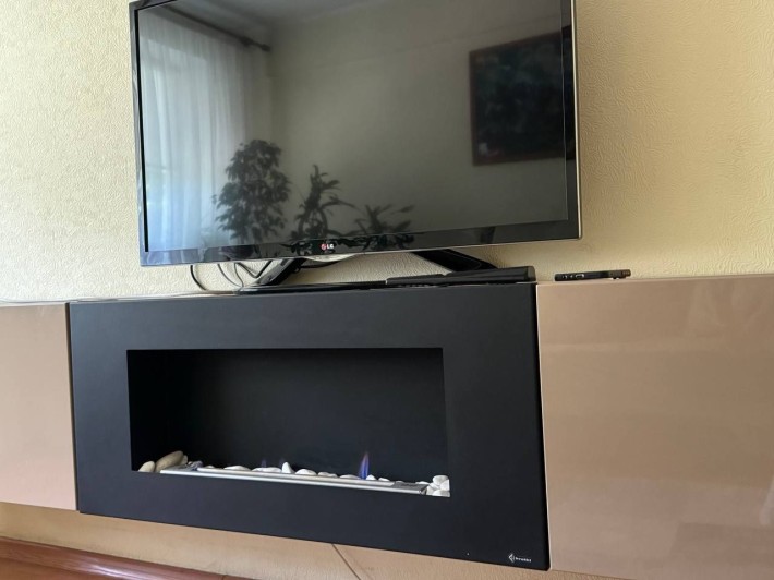 Продаю 3-кімнатну квартиру в Центрі з індивідуальним та каміном - фото 1