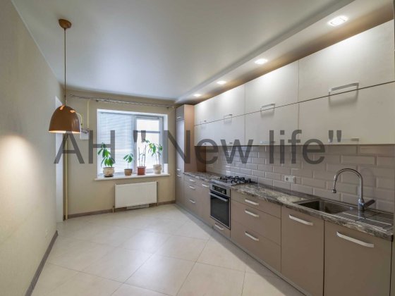 Однокімнатна квартира в елітному будинку з ремонтом. Є-відновлення Суми