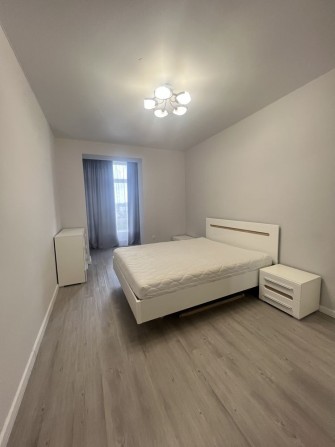 Двокімнатна простора квартира по ТОП Ціні! - фото 1