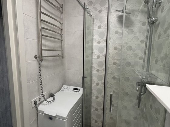 Продам 1 кімнатну квартиру з ремонтом по Макарова Ровно