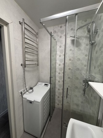 Продам 1 кімнатну квартиру з ремонтом по Макарова - фото 1