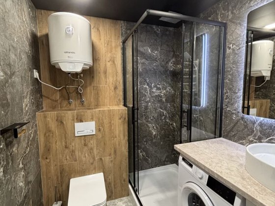 р Однокімнатна з ремонтом в новобудові Ровно