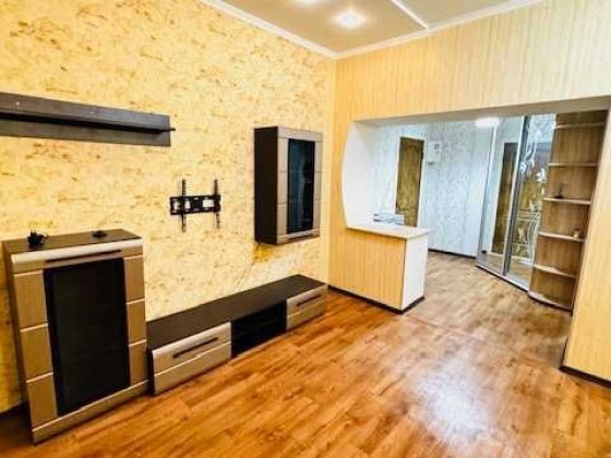 Продам 2х  кімнатну квартиру/ СТАЛІНКА / вулиця Січеславська/ КРЕС /