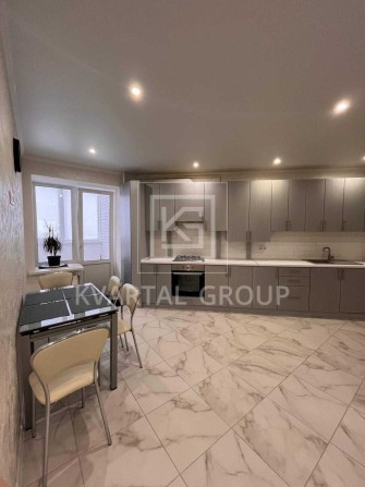 Євротрикімнатна біля центрального парку - фото 1