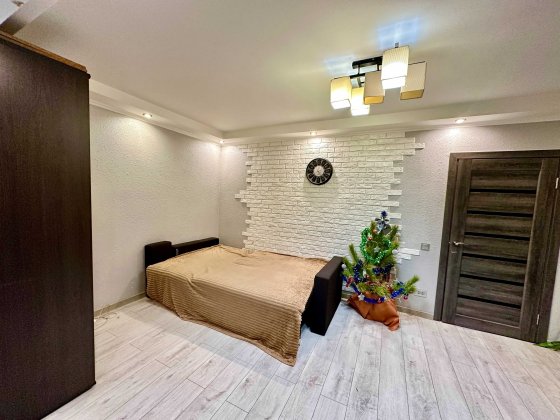 продаж двокімнатна квартира в цегляному будинку район Чайка Рівне