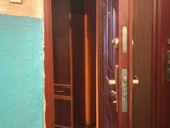 Продам двокімнатну по вул Черкасова