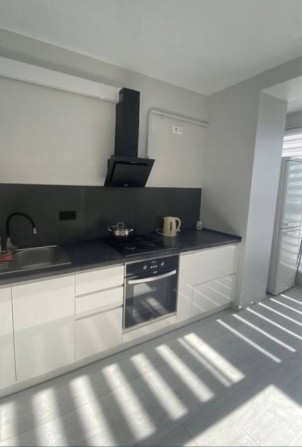 Продаж укомплектованої квартири на Щасливому - фото 1