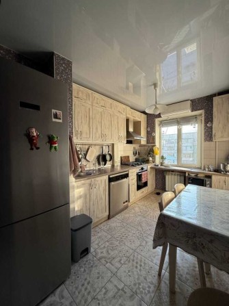 Продаж 3-кімнатної ЄВРОРЕМОНТ | ЛЕВАДА | КОД:22803 - фото 1