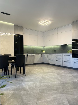 Продаж просторої квартири в центрі міста ,ЖК Prestige Apartments. - фото 1