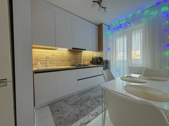 Продаж 3-кімнатної квартири з якісним ремонтом. Євгена Коновальця, 10 Ровно