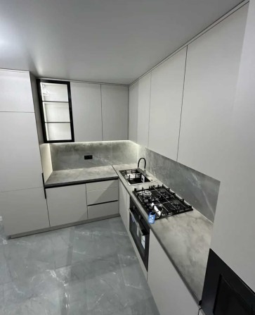 Продам 2-кімнатну квартиру на середньому поверсі! - фото 1