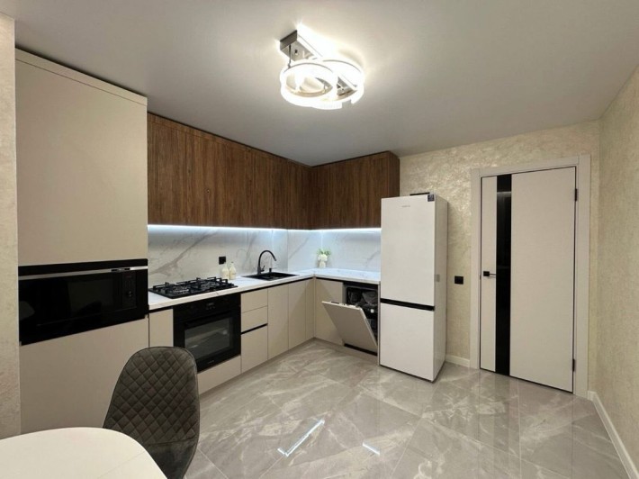 Продається 1 кімнатна квартира по вул. Білогірська - фото 1