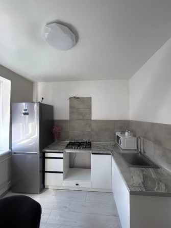 Продам 2 кімнатну квартиру Івана Сірка, капітальний ремонт! - фото 1