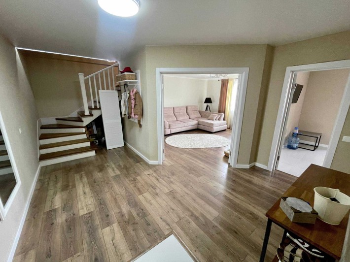 Продам простору дворівневу квартиру з сучасним ремонтом в новобудові. - фото 1